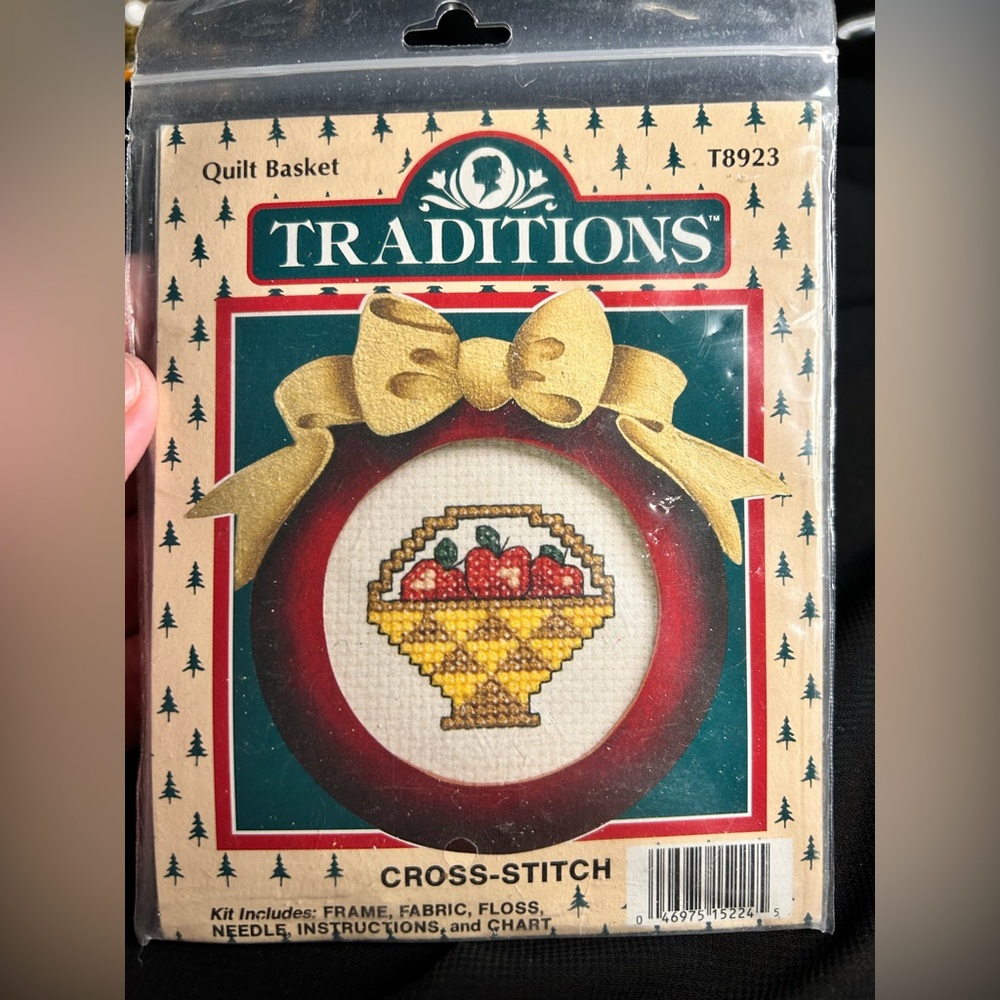 TRADITIONS VTG NWT Country Basket Cross stitch set.